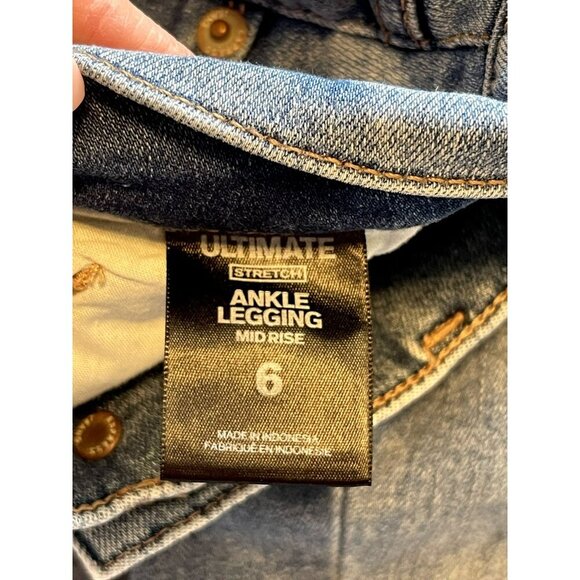 Express Jeans Womens 6 Ultimate Strech ankle Legging Distressed Blue jegging - Picture 5 of 6